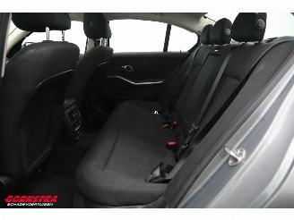 BMW 3-serie 330e Schuifdak 360° LED Cruise SHZ 4.216 km! picture 18