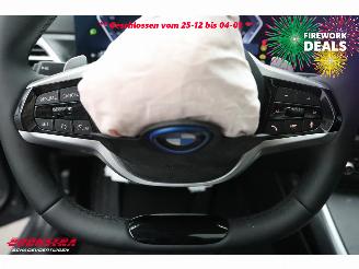 BMW 3-serie 330e Schuifdak 360° LED Cruise SHZ 4.216 km! picture 21