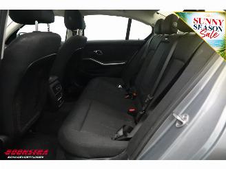 BMW 3-serie 330e Schuifdak 360° LED Cruise SHZ 4.216 km! picture 18