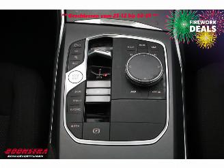 BMW 3-serie 330e Schuifdak 360° LED Cruise SHZ 4.216 km! picture 30
