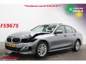Coche accidentado BMW 3-serie 330e Schuifdak 360° LED Cruise SHZ 4.216 km! 2025/8