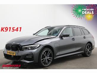 uszkodzony samochody osobowe BMW 3-serie Touring 330e M-Sport Pano LED ACC H/K HUD Memory Camera 55.315 km! 2021/2