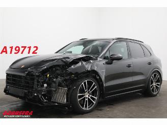 Unfallwagen Porsche Cayenne 3.0 E-Hybrid Pano LED ACC HUD Sport Chrono PDLS+ PASM AHK 2023/10