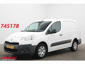 krockskadad bil bedrijf Peugeot Partner 1.6 e-HDI L2 XT Airco AHK 2013/8