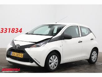 Coche accidentado Toyota Aygo 1.0 VVT-i x-fun Airco Bluetooth Cruise 80.608 km! 2018/2