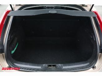 Volvo V-40 1.6 D2 Kinetic Navi Clima Cruise AHK picture 18