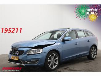 skadebil auto Volvo V-60 2.4 D6 AWD PHEV Summum ACC Schuifdak Memory H/K Camera SHZ 2014/2