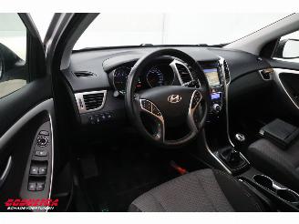 Hyundai I-30 1.6 GDI Go! Navi Clima Cruise Camera PDC 94.708 km! picture 17