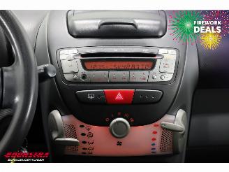 Toyota Aygo 1.0-12V Comfort Navigator 5-DRS LMV 171.145 km! picture 10