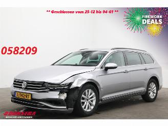 Damaged car Volkswagen Passat Variant Variant 1.5 TSI DSG Comfort Business LED ACC Navi Clima PDC AHK 2020/2