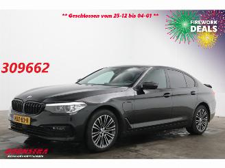 skadebil auto BMW 5-serie 530e iPerformance WASSER SportLine Schuifdak LED ACC SHZ PDC 2018/12