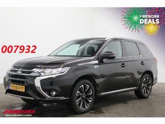 krockskadad bil auto Mitsubishi Outlander 2.0 PHEV instyle Leder 360° LRHZ Camera AHK 2015/12