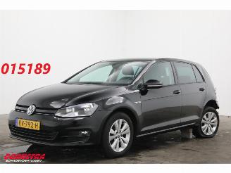 Voiture accidenté Volkswagen Golf 1.0 TSI Comfortline Navi Clima Cruise Camera PDC AHK 74.205 km! 2017/1