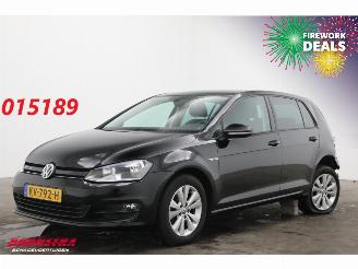 skadebil auto Volkswagen Golf 1.0 TSI Comfortline Navi Clima Cruise Camera PDC AHK 74.205 km! 2017/1