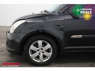 Suzuki Swift 1.3 Shogun 5-DRS Airco Bluetooth 109.026 km! picture 12