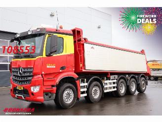 krockskadad bil vrachtwagen Mercedes Arocs 4744 10X4 Hyva BY 2017 390.026 km! 2017/5
