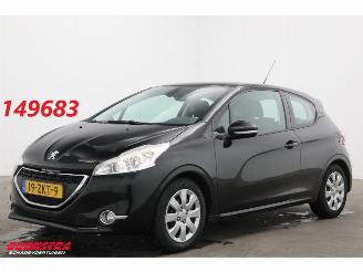 Gebrauchtwagen PKW Peugeot 208 1.2 VTi Active Navi Bluetooth Clima Cruise PDC AHK 2012/12
