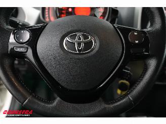 Toyota Aygo 1.0 VVT-i x-play Bluetooth Airco Cruise Camera picture 11