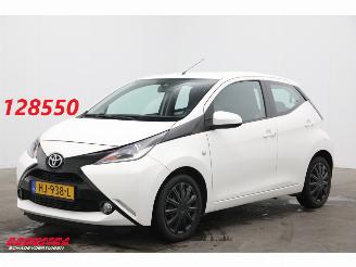 Toyota Aygo 1.0 VVT-i x-play Bluetooth Airco Cruise Camera picture 1