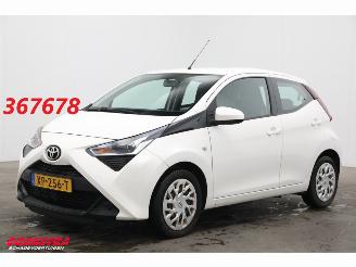 Vaurioauto  passenger cars Toyota Aygo 1.0 VVT-i x-play Radio Bluetooth Airco Cruise Camera 2019/2