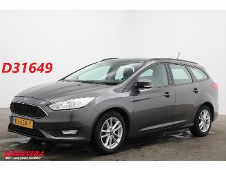 Unfallwagen Ford Focus 1.0 Trend Navi Airco Cruise PDC AHK 2017/12