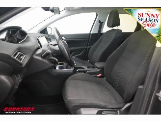 Peugeot 308 SW 1.2 PureTech Active Pano Navi Clima Cruise PDC AHK picture 8