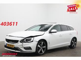 Vaurioauto  passenger cars Volvo V-60 2.0 T4 Aut. R-Design Schuifdak Leder Navi Clima Cruise Camera SHZ PDC AHK 2018/9