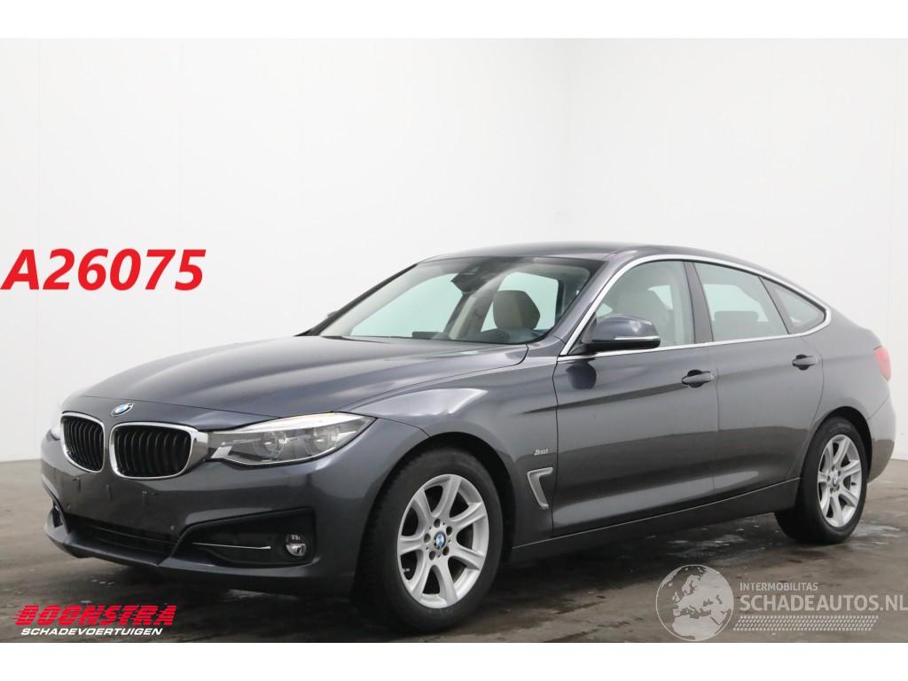 BMW 3-serie 318d SportLine Leder HUD Navi Clima Cruise Camera SHZ 49.849 km!