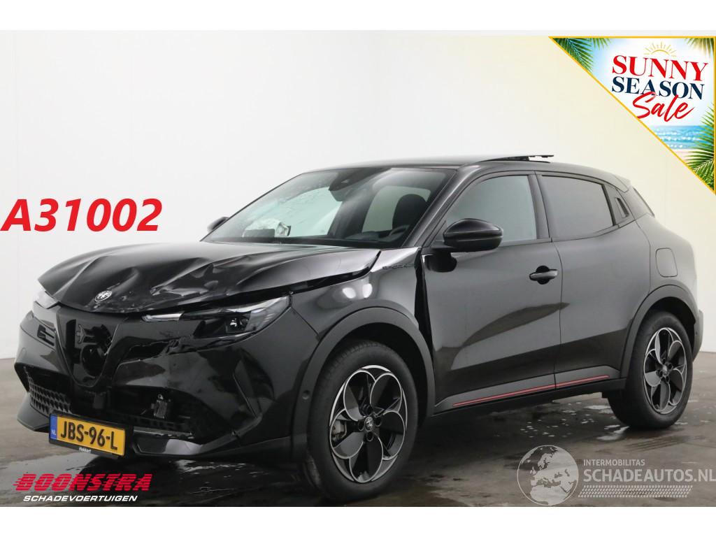 Alfa Romeo Junior Elettrica Speciale 54 kWh Pano LED ACC Massage Camera 5.351 km!