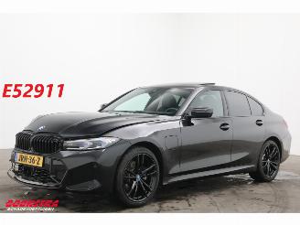 Vaurioauto  passenger cars BMW 3-serie 330e M-Sport Schuifdak HUD ACC 360° H/K Memory 2024/5