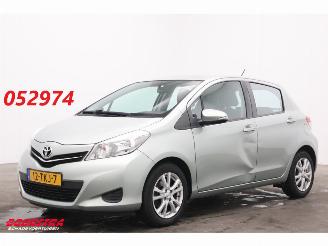 Voiture accidenté Toyota Yaris 1.3 VVT-i Aut. Aspiration Eerste Eigenaar! Navi Airco Cruise Camera 50.271 km!! 2012/3