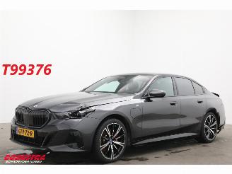 uszkodzony samochody osobowe BMW 5-serie 530e M-Sport Pro Leder ACC H/K Camera SHZ 2024/12