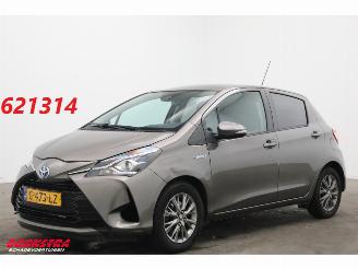 Schadeauto Toyota Yaris 1.5 Hybrid Comfort Navi Clima Cruise Camera 2019/10