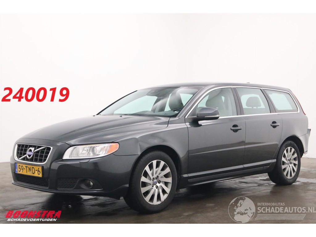Volvo V-70 1.6 T4 Momentum Leder BiXenon Navi Clima Cruise SHZ PDC AHK