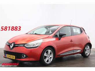 Damaged car Renault Clio 0.9 TCe Life Navi Airco Cruise PDC 85.827 km! 2013/11