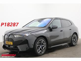 Unfallwagen BMW iX xDrive40 77 kWh Pano LED ACC H/K Memory 360° AHK 2023/12