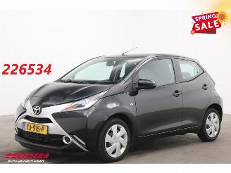 bruktbiler auto Toyota Aygo 1.0 VVT-i x-play Aut. Airco Camera Bluetooth 98.797 km! 2016/12