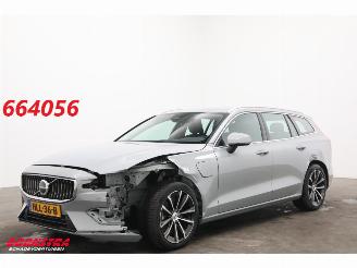 Voiture accidenté Volvo V-60 T6 Plug-in hybrid AWD Essential Bright LED ACC Navi Camera LRHZ AHK 2025/4