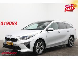 Damaged car Kia Ceed 1.4 T-GDi Aut. ExecutiveLine LED Schuifdak ACC JBL Leder Ventilatie LRHZ 2019/3