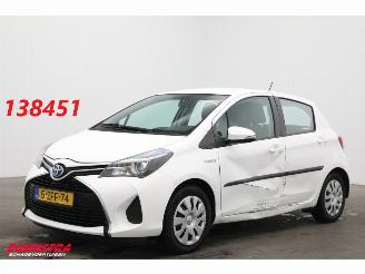 krockskadad bil auto Toyota Yaris 1.5 Hybrid Aspiration Navi Airco Cruise Camera 132.153 km! 2015/1