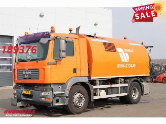 occasion trucks MAN TGM 18.240 Bucher Optifant 70 Kehrmaschine 2007/10