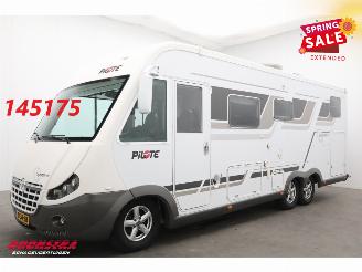 dommages  camping cars Pilote  Explorateur G782 3.0 MJ Diamond Ed. Solar Garage Luifel Single Beds Hefbed Camera AHK 2012/5