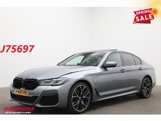 škoda osobní automobily BMW 5-serie 520e M-Sport LED Schuifdak Memory HUD H/K Camera SHZ 2022/5
