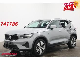 krockskadad bil auto Volvo XC40 2.0 B3 Core LED Leder Apple/Android Camera SHZ LRHZ 9.766 km! 2025/12