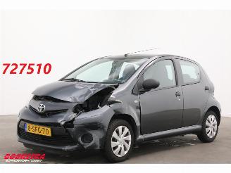 Avarii autoturisme Toyota Aygo 1.0 VVT-i Now 5-DRS Navi Airco 96.456 km! 2013/9
