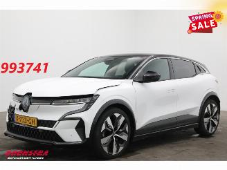 damaged passenger cars Renault Mégane E-Tech EV60 Optimum Charge Techno LED ACC H/K Camera AHK 2023/11