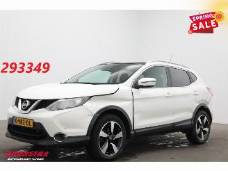 Damaged car Nissan Qashqai 1.6 Tekna Pano Navi Clima Cruise 360° AHK SHZ 2015/2