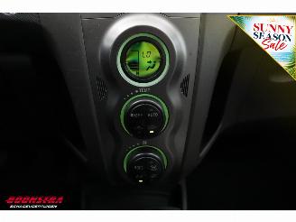 Toyota Yaris 1.3 VVTi Executive 5-DRS Clima PDC AHK 178.940 km! picture 14