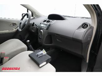 Toyota Yaris 1.3 VVTi Executive 5-DRS Clima PDC AHK 178.940 km! picture 5