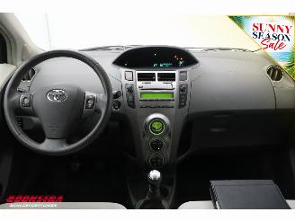 Toyota Yaris 1.3 VVTi Executive 5-DRS Clima PDC AHK 178.940 km! picture 6